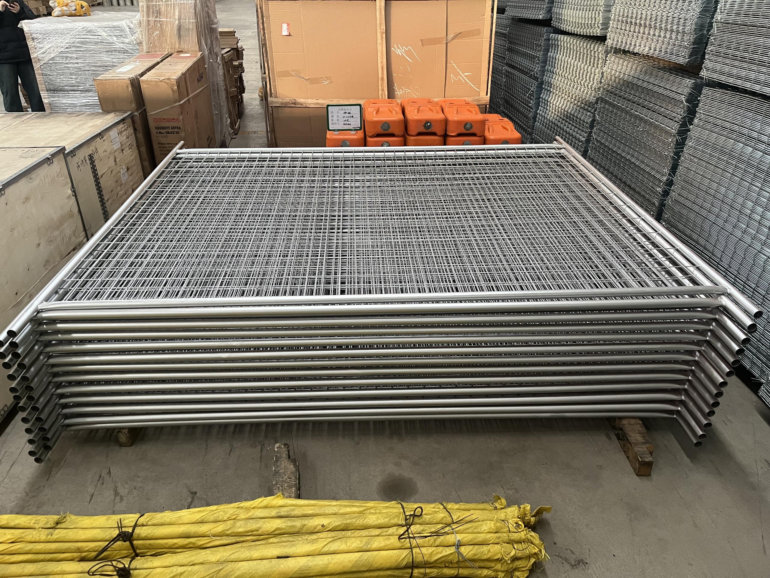 temporary fence (4).jpg temporary fence (4).jpg